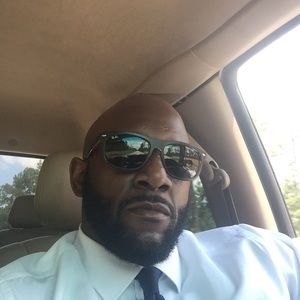 Meet your Posher, Gregory